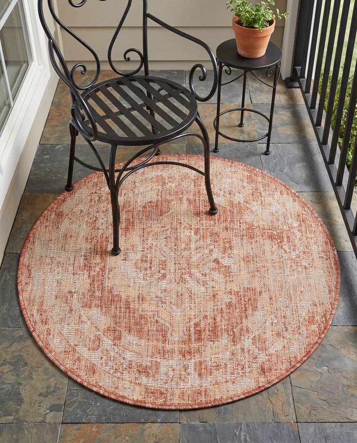 Detail image of 3' x 3' Easy-Clean Traditional Indoor / Outdoor Round Rug