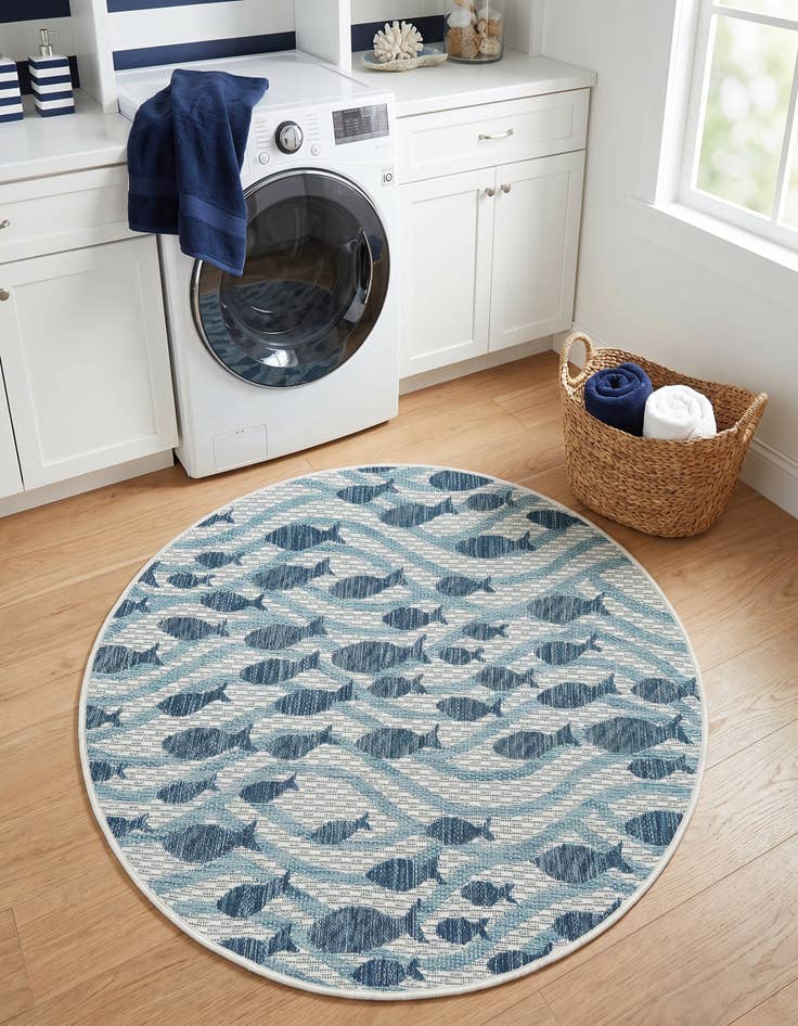 Detail image of 3' 1 x 3' 1 Easy-Clean Coastal Indoor / Outdoor Round Rug