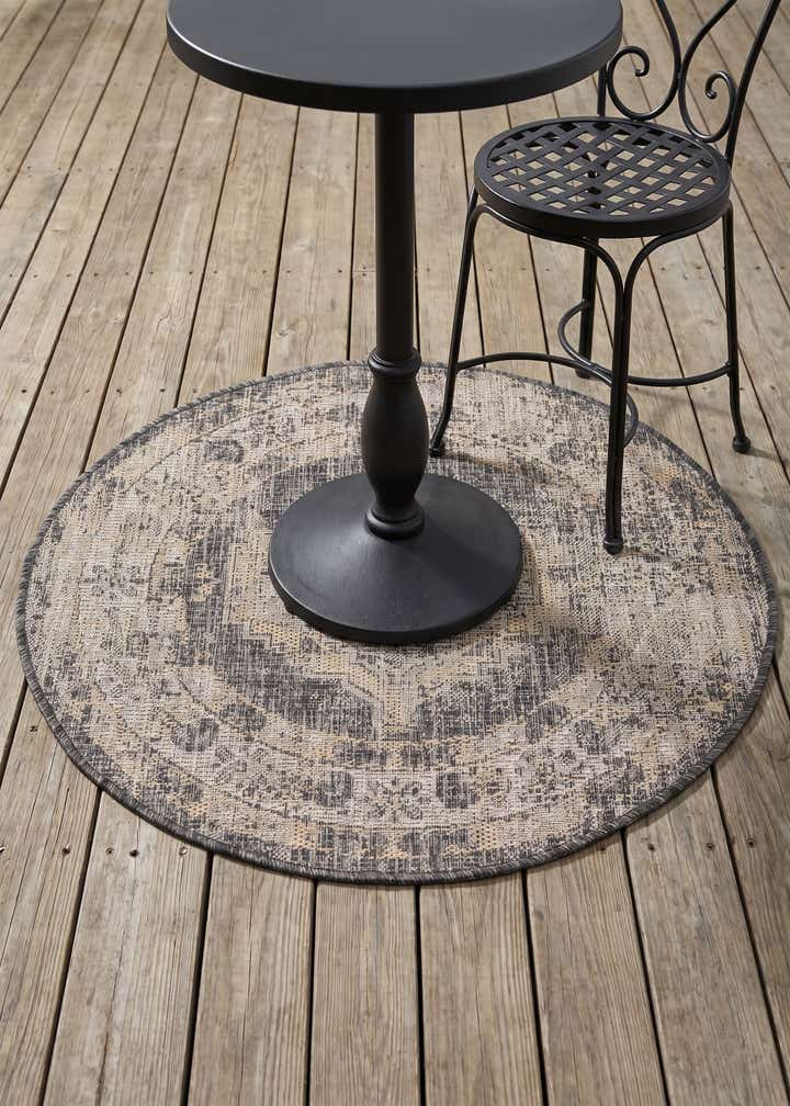3' x 3' Easy-Clean Traditional Indoor / Outdoor Round Rug