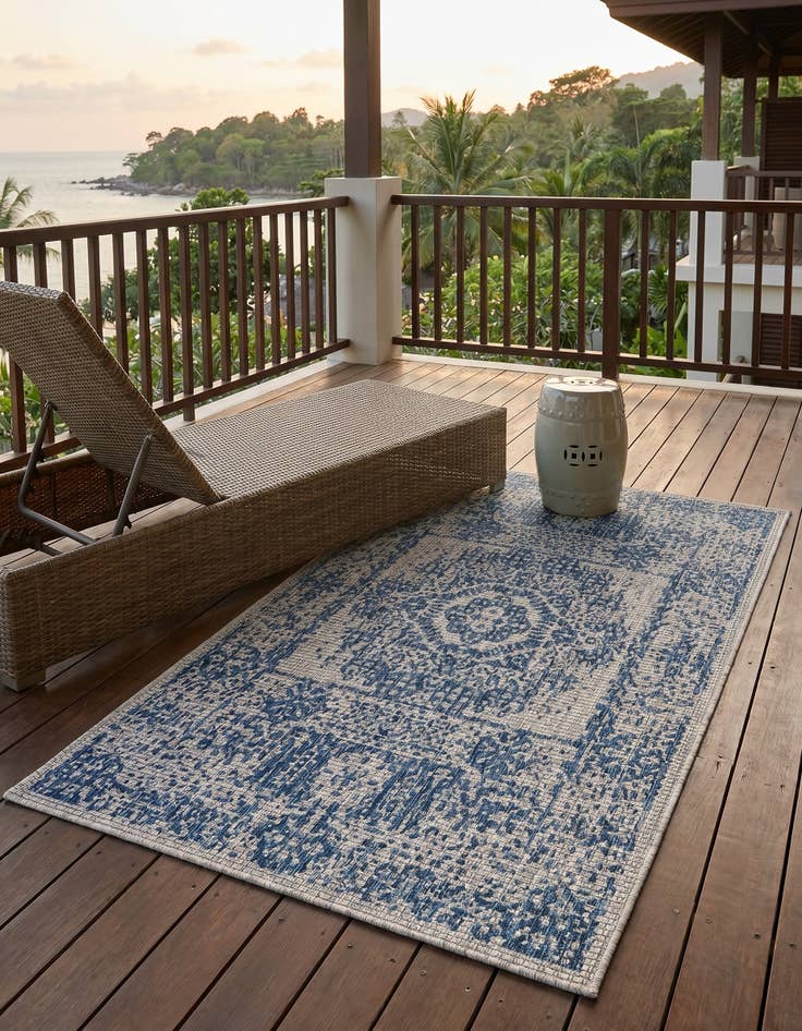Detail image of 3' x 5' 3 Easy-Clean Traditional Indoor / Outdoor Rug