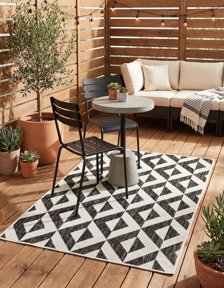 Detail image of 3' x 5' 3 Easy-Clean Jill Zarin Napa Indoor / Outdoor Rug