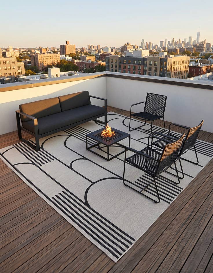 Detail image of 7' 10 x 7' 10 Easy-Clean Modern Indoor / Outdoor Square Rug