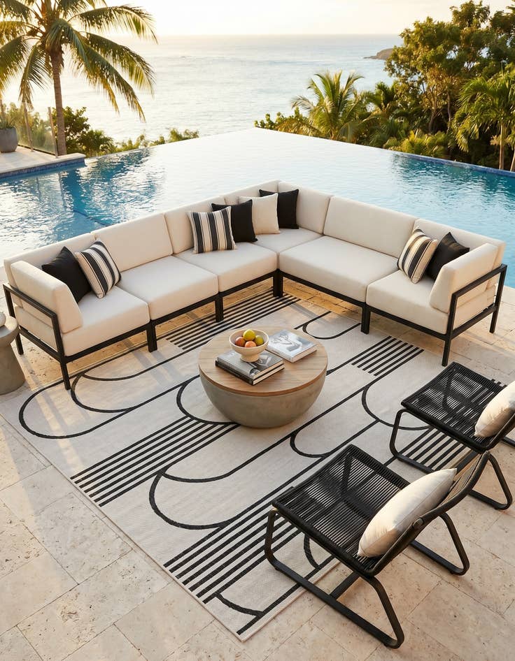 Detail image of 7' 10 x 7' 10 Easy-Clean Modern Indoor / Outdoor Square Rug