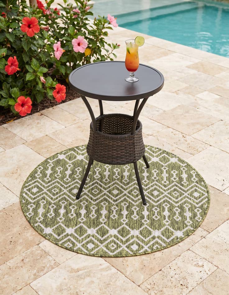 Detail image of 3' x 3' Easy-Clean Lattice Indoor / Outdoor Round Rug
