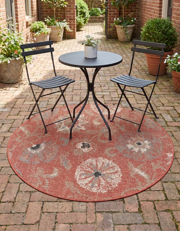 Detail image of 4' x 4' Easy-Clean Botanical Indoor / Outdoor Round Rug