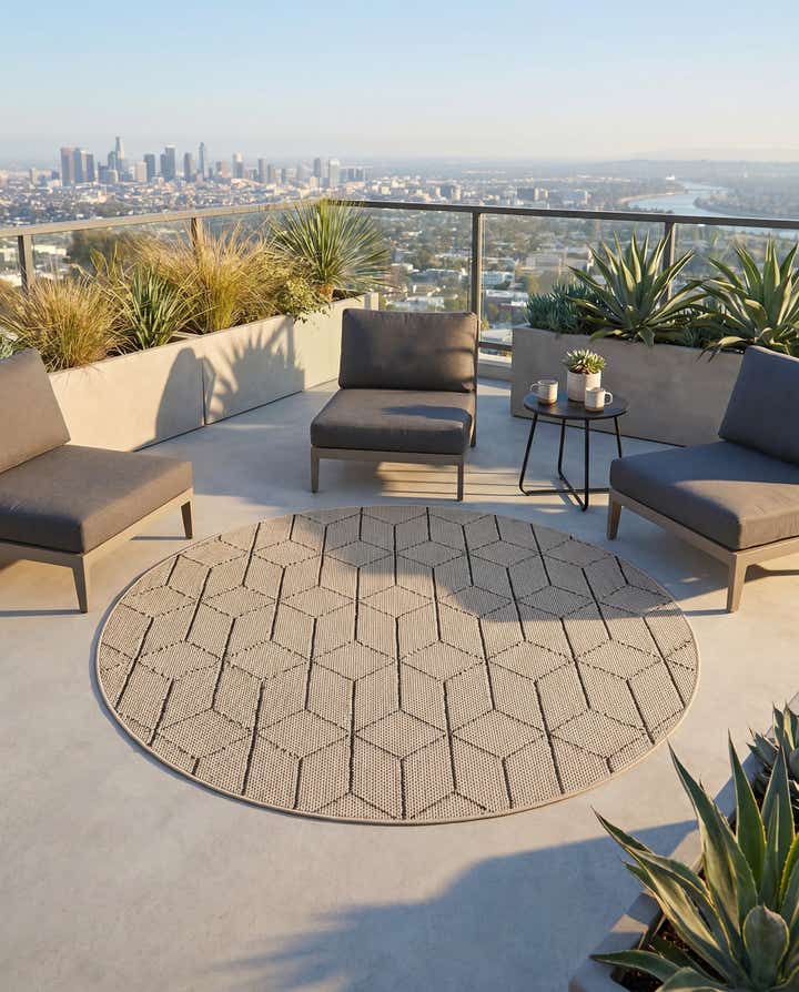 5' 3 x 5' 3 Easy-Clean Lattice Indoor / Outdoor Round Rug