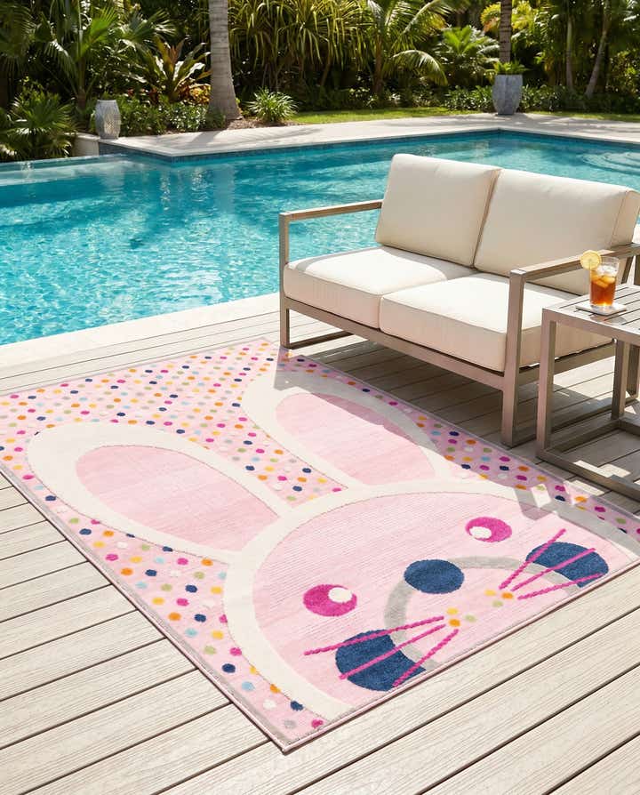 5' 3 x 7' 7 Easy-Clean Indoor / Outdoor Rug