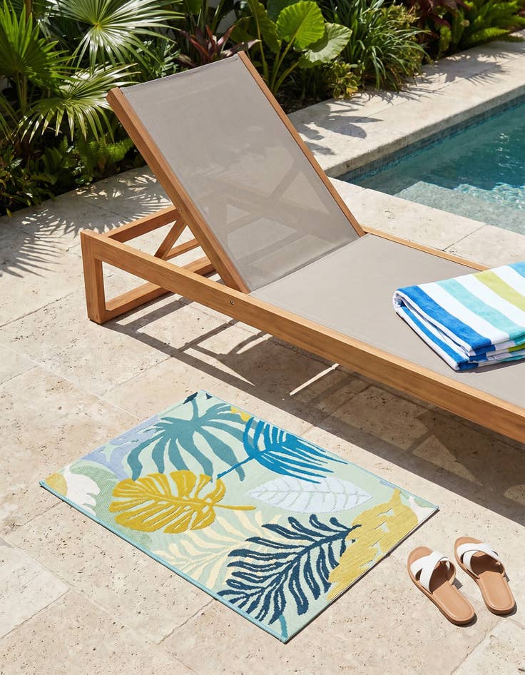 Detail image of 2' x 3' Easy-Clean Botanical Indoor / Outdoor Rug