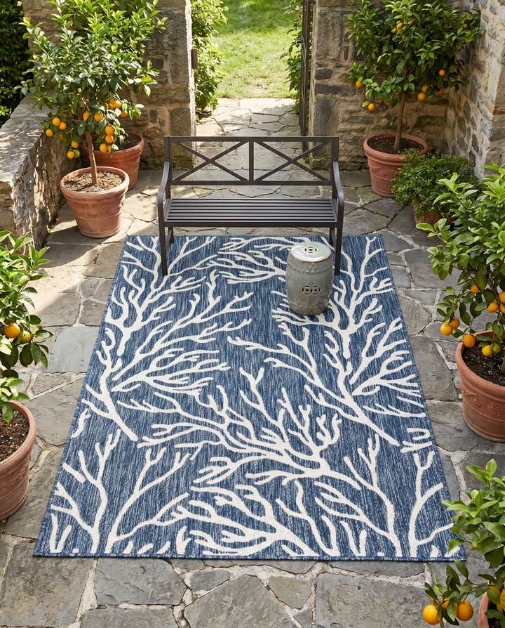 4' x 6' Easy-Clean Coastal Indoor / Outdoor Rug