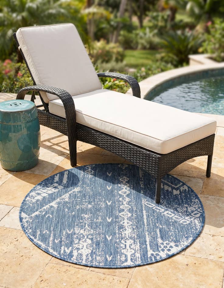 Detail image of 3' x 3' Easy-Clean Bohemian Indoor / Outdoor Round Rug