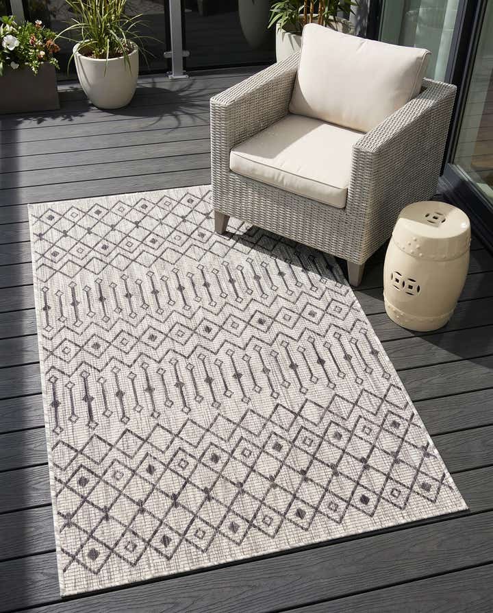 3' x 5' 3 Easy-Clean Lattice Indoor / Outdoor Rug