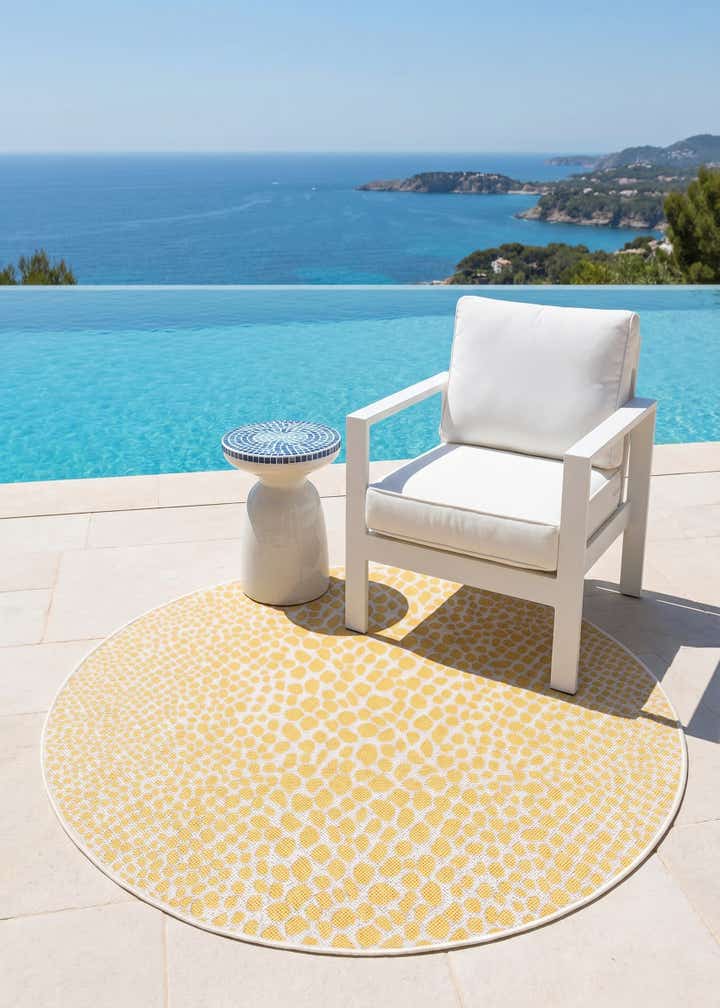 4' x 4' Easy-Clean Jill Zarin Cape Town Indoor / Outdoor Round Rug