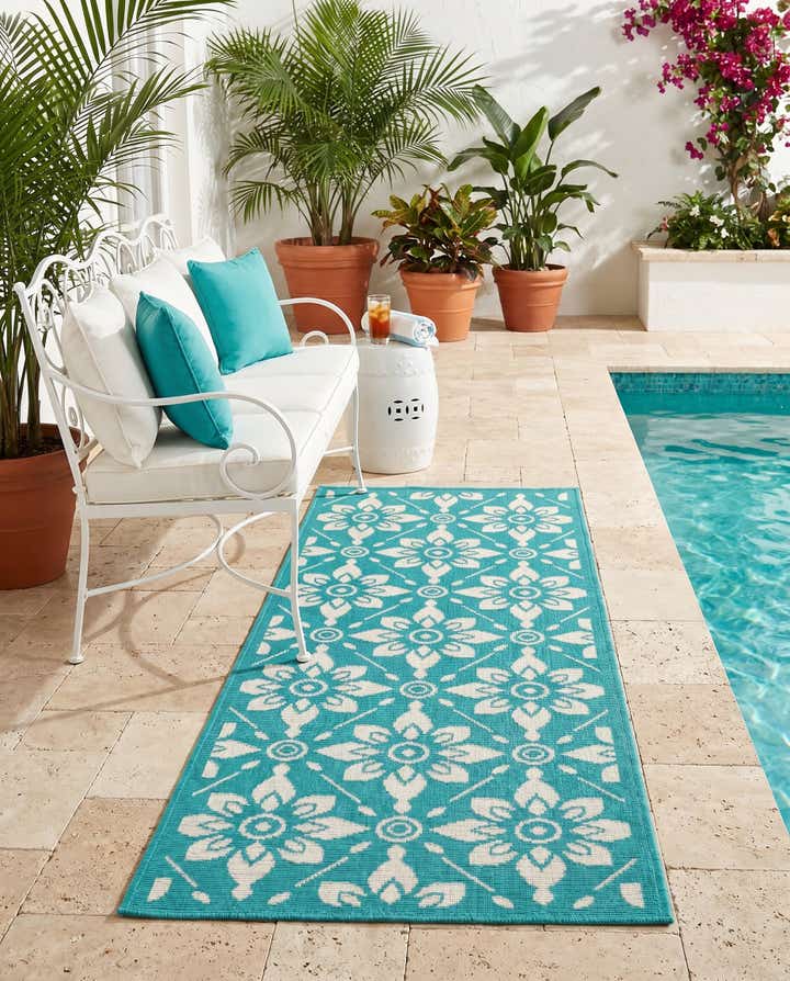 2' x 5' Easy-Clean Trellis Indoor / Outdoor Runner Rug