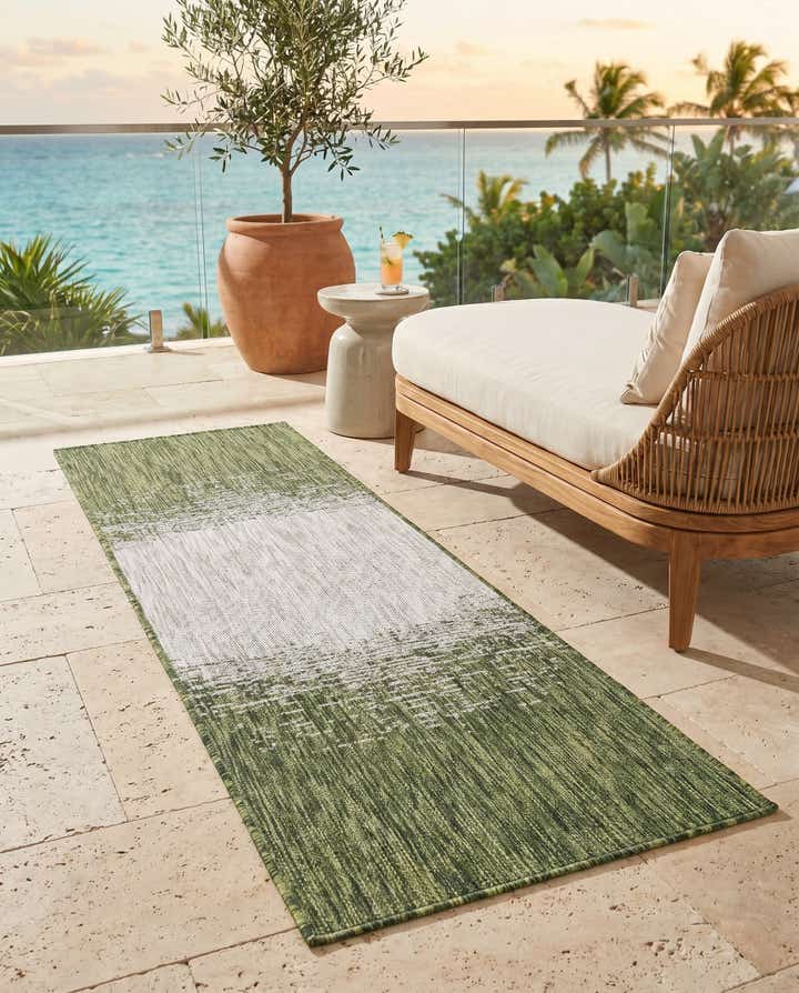 2' x 6' Easy-Clean Modern Indoor / Outdoor Runner Rug