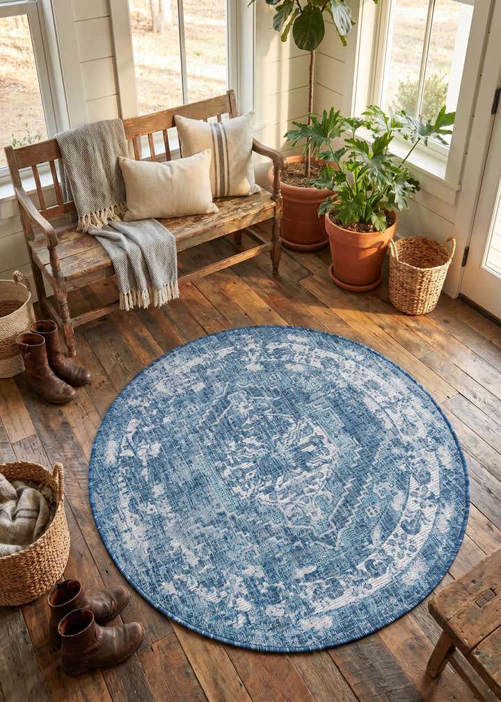 4' x 4' Easy-Clean Traditional Indoor / Outdoor Round Rug