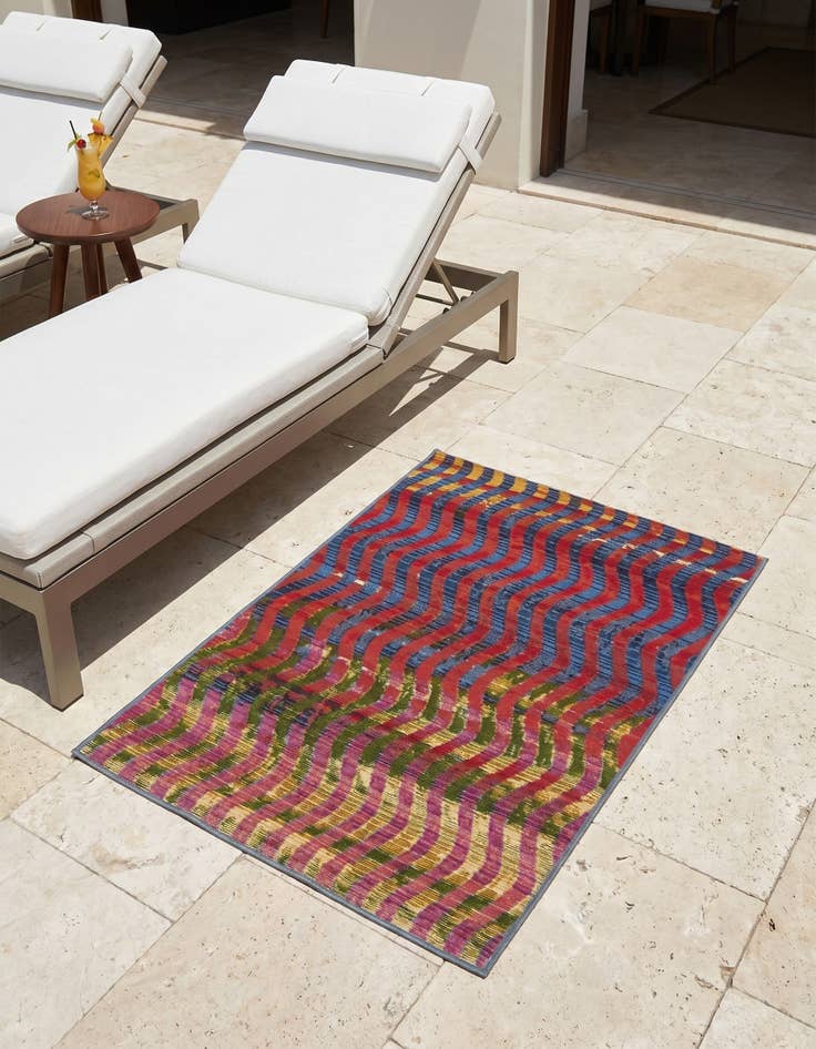 Detail image of 2' 2 x 3' Easy-Clean Modern Indoor / Outdoor Rug