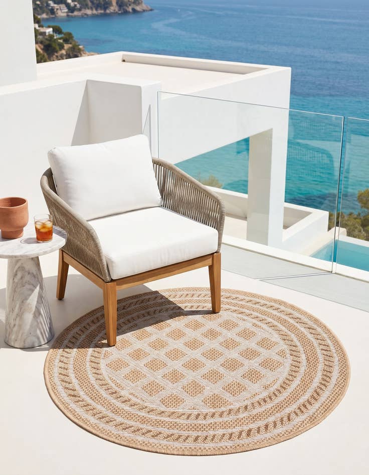 Detail image of 3' 3 x 3' 3 Easy-Clean Trellis Indoor / Outdoor Round Rug