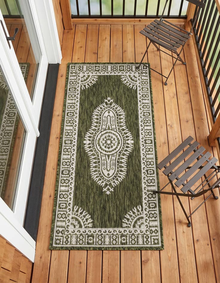 Detail image of 2' x 4' Easy-Clean Traditional Indoor / Outdoor Runner Rug