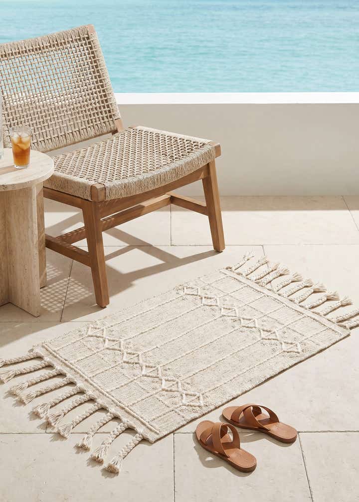2' x 3' 1 Easy-Clean Eco Bohemian Indoor / Outdoor Rug