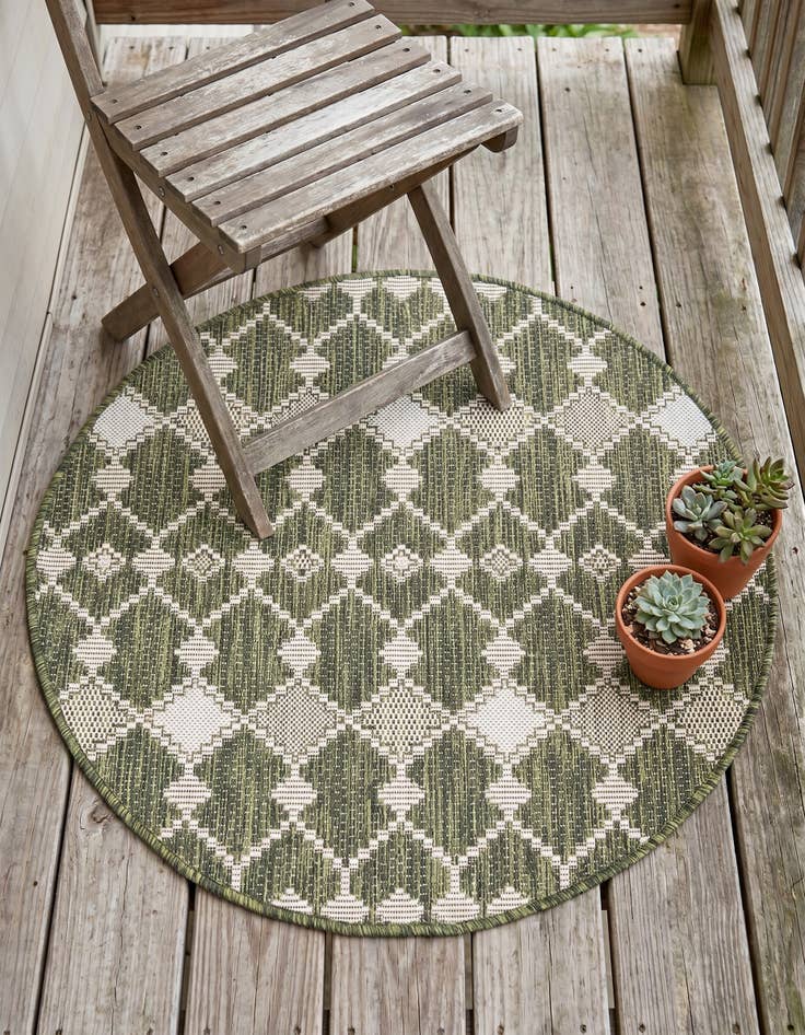 Detail image of 3' x 3' Easy-Clean Trellis Indoor / Outdoor Round Rug