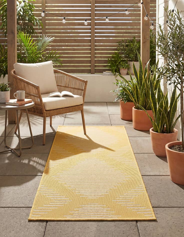 Detail image of 2' x 4' Easy-Clean Modern Indoor / Outdoor Runner Rug