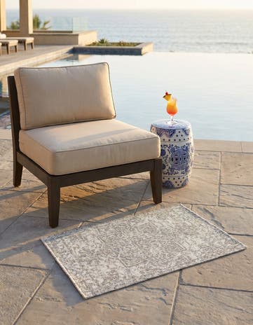 Gray Easy-Clean Jill Zarin Dubai Indoor / Outdoor Rug