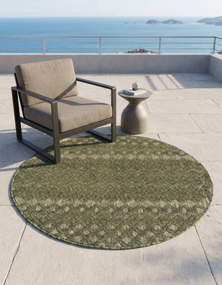 Detail image of 4' x 4' Easy-Clean Trellis Textured Indoor / Outdoor Round Rug