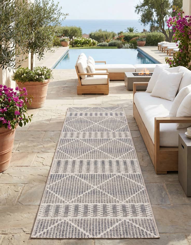 Detail image of 2' x 6' Easy-Clean Trellis Indoor / Outdoor Runner Rug