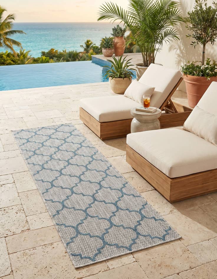 Detail image of 2' x 6' Easy-Clean Trellis Indoor / Outdoor Runner Rug