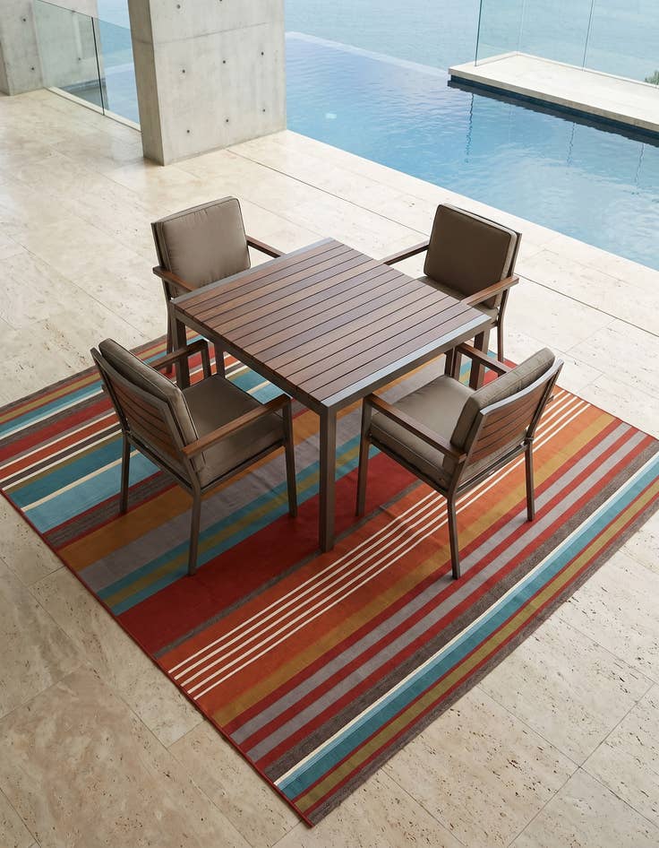Detail image of 7' 10 x 7' 10 Easy-Clean Modern Indoor / Outdoor Square Rug
