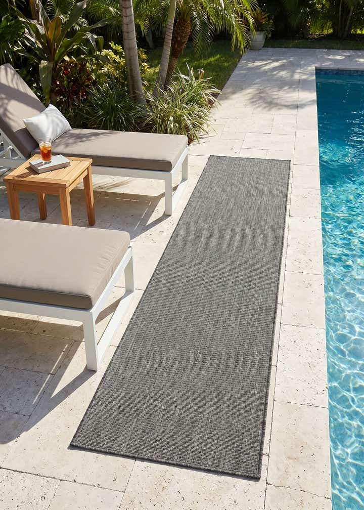 2' x 6' Easy-Clean Solid Indoor / Outdoor Runner Rug
