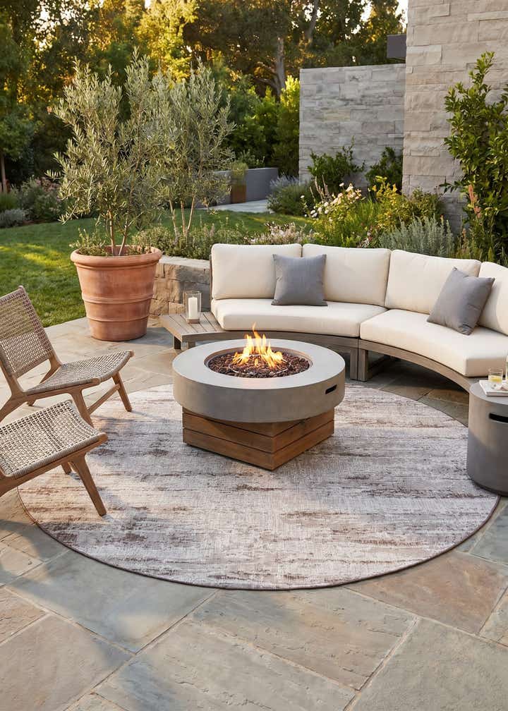 10' x 10' Easy-Clean Modern Indoor / Outdoor Round Rug