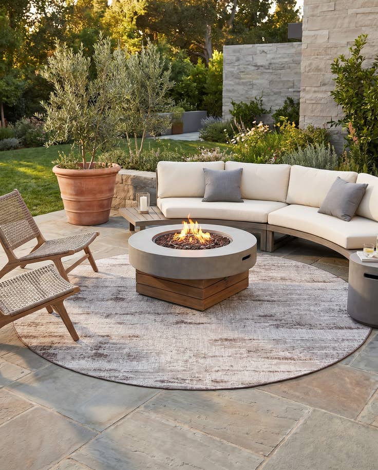 Detail image of 10' x 10' Easy-Clean Modern Indoor / Outdoor Round Rug