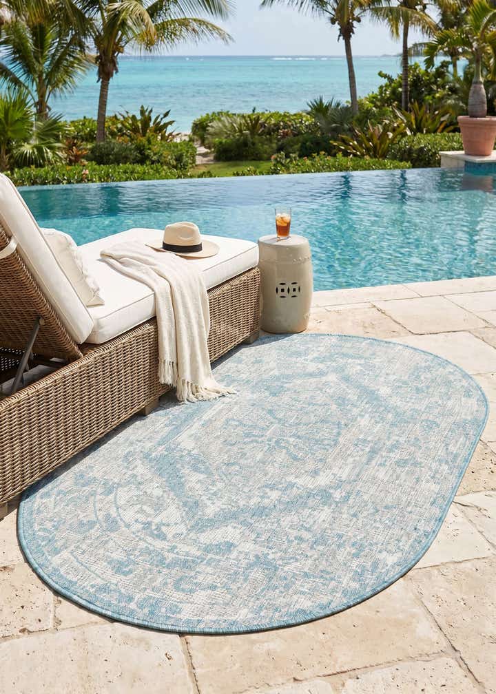 3' x 5' 3 Easy-Clean Traditional Indoor / Outdoor Oval Rug