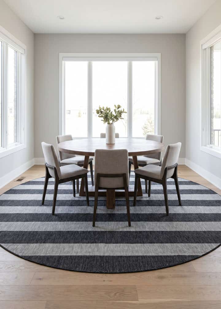 10' x 10' Easy-Clean Striped Indoor / Outdoor Round Rug