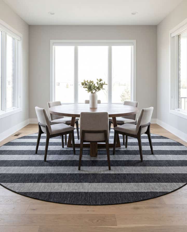 10' x 10' Easy-Clean Striped Indoor / Outdoor Round Rug
