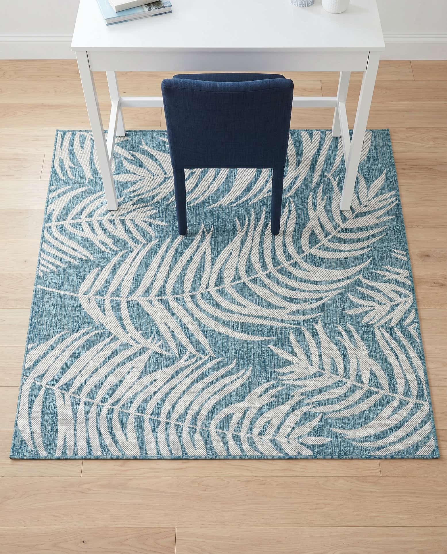 6' x 6' Easy-Clean Botanical Indoor / Outdoor Square Rug