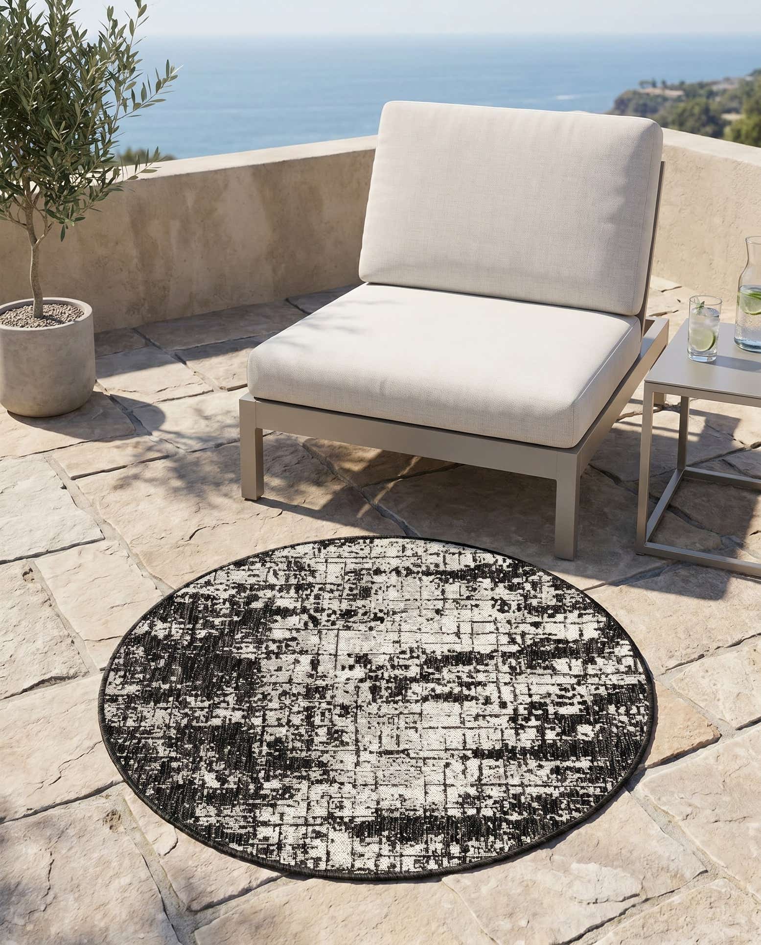 3' x 3' Easy-Clean Modern Indoor / Outdoor Round Rug