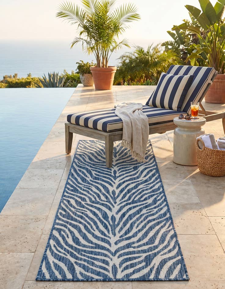 Detail image of 2' x 6' Easy-Clean Safari Indoor / Outdoor Runner Rug