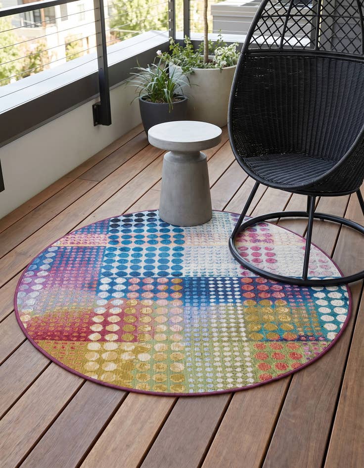 Detail image of 4' x 4' Easy-Clean Modern Indoor / Outdoor Round Rug