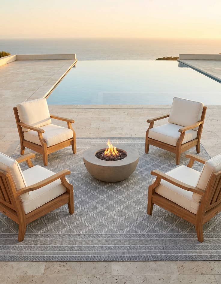 Detail image of 7' 10 x 7' 10 Easy-Clean Lattice Indoor / Outdoor Square Rug