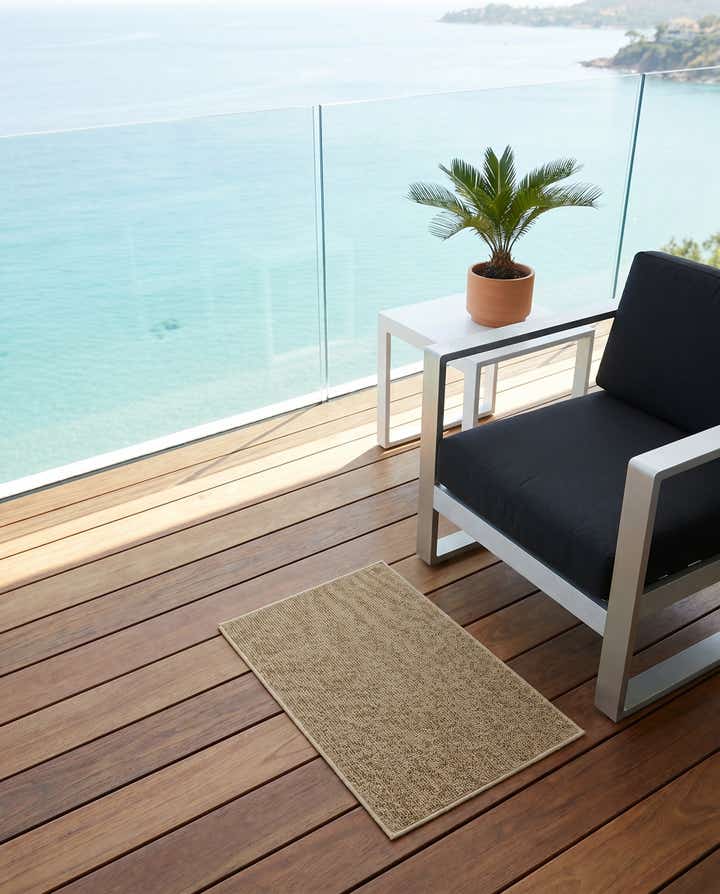 2' x 3' 1 Easy-Clean Solid Indoor / Outdoor Rug