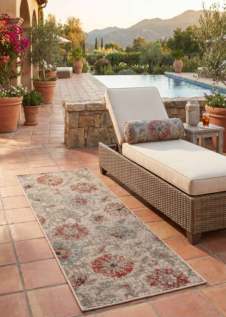 2' x 5' Easy-Clean Botanical Indoor / Outdoor Runner Rug