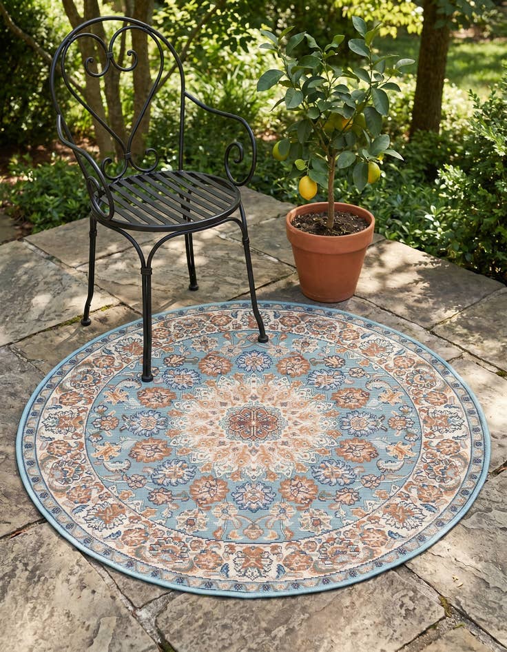 Detail image of 3' 3 x 3' 3 Easy-Clean Traditional Indoor / Outdoor Round Rug