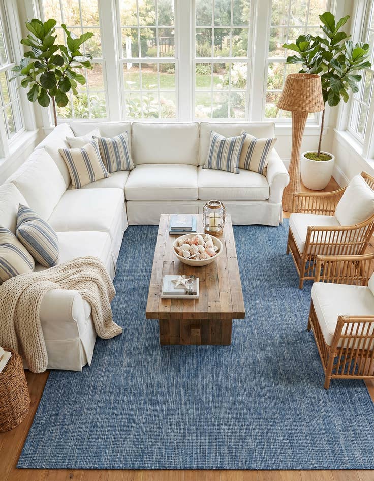 Detail image of 7' 10 x 10' Easy-Clean Solid Indoor / Outdoor Rug