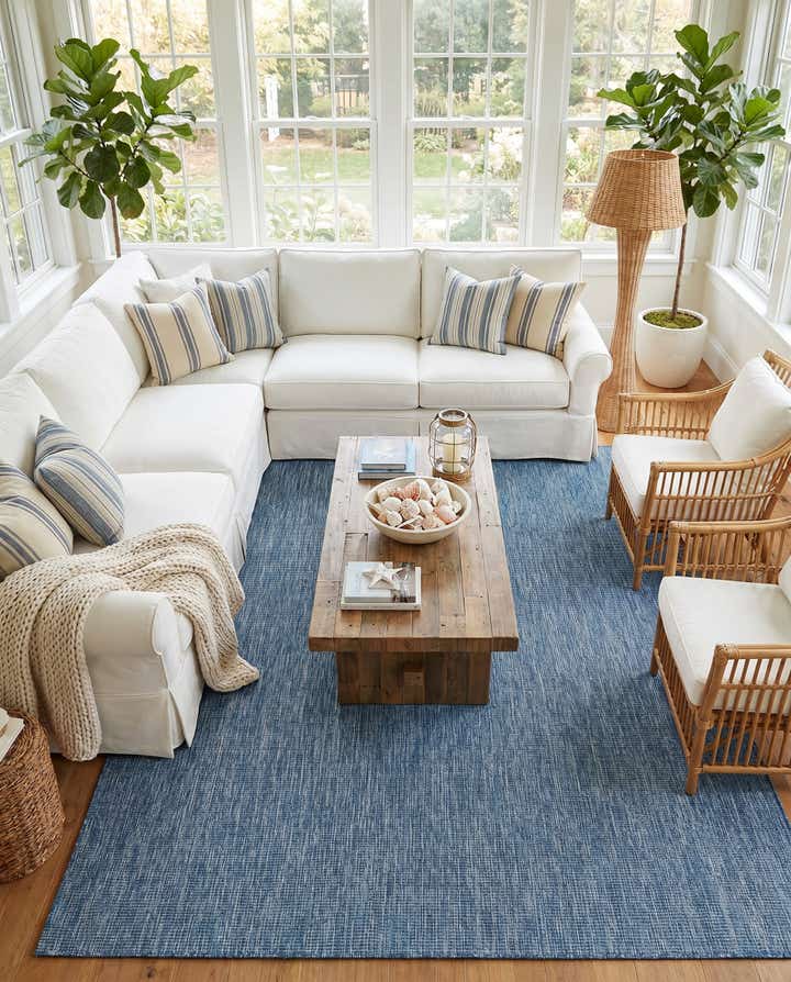 7' 10 x 10' Easy-Clean Solid Indoor / Outdoor Rug