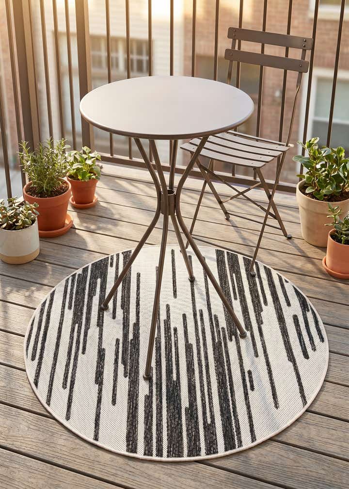 3' x 3' Easy-Clean Modern Indoor / Outdoor Round Rug