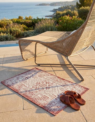 Rust Red Easy-Clean Aztec Indoor / Outdoor Rug