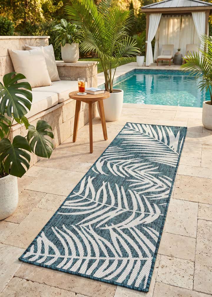 2' x 6' Easy-Clean Botanical Indoor / Outdoor Runner Rug