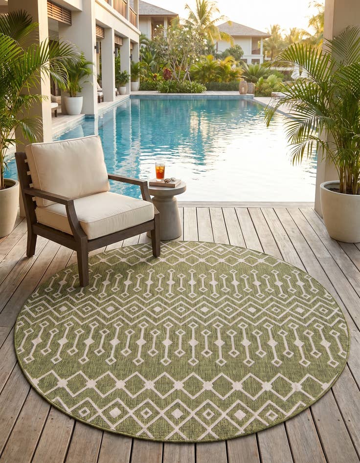 Detail image of 7' 10 x 7' 10 Easy-Clean Trellis Indoor / Outdoor Round Rug